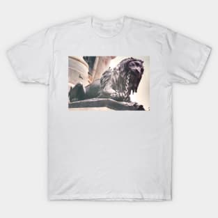 Lion in chains T-Shirt